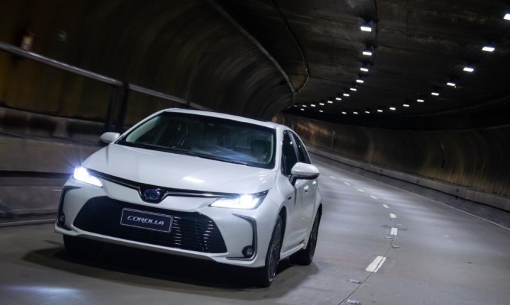 Híbrido flex ganha por muito do carro elétrico em emissões de CO2