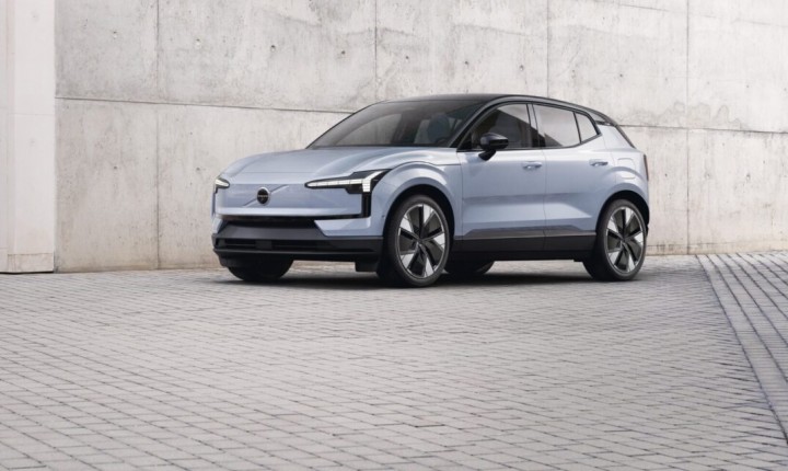 Menor SUV da Volvo, EX30 chegará ao Brasil em 2024