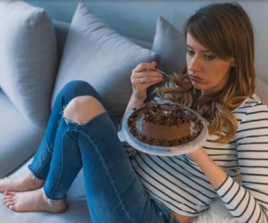 Compulsão alimentar pode afetar a saúde física e mental