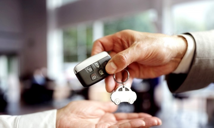 Comprar, financiar ou assinar carro? Conheça vantagens e desvantagens de cada opção