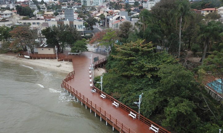 Comunidade do Bom Abrigo já tem novo deck para contemplação e descanso
