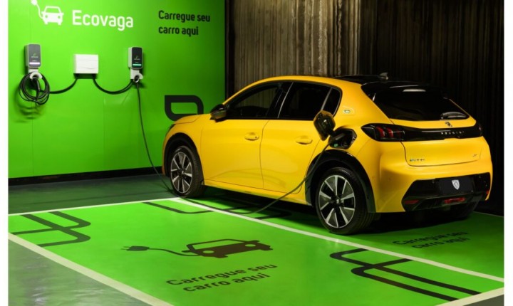 Elétricos Peugeot têm recarga grátis