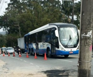 Após denúncia do Imagem da Ilha, cratera é tapada