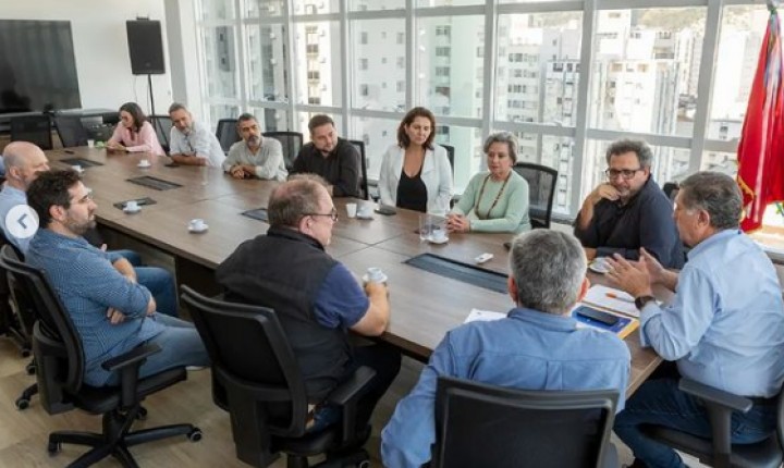 Arquitetos reúnem-se com Topázio Neto para falar sobre patrimônio histórico, Plano Diretor e saneamento