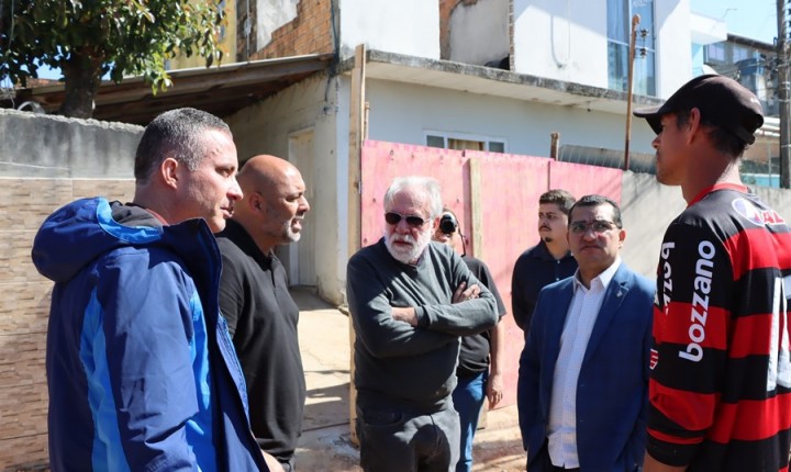 Vereadores visitam moradores do Monte Cristo, após rompimento de reservatório