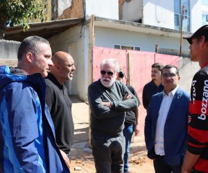 Vereadores visitam moradores do Monte Cristo, após rompimento de reservatório