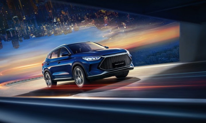 União Europeia decide investigar subsídios a carros chineses