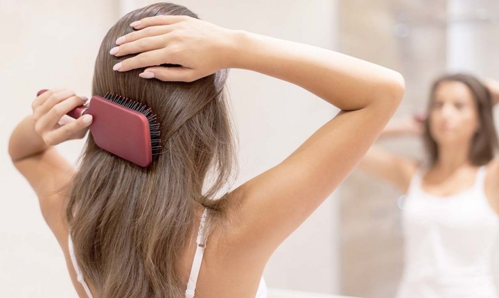 Cabelos lisos e sem química também precisam de cuidados especiais