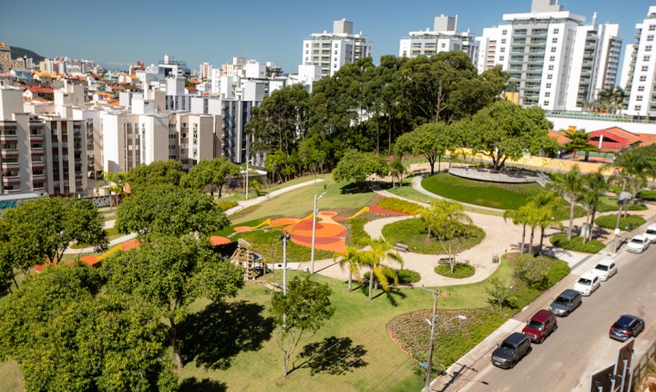 Residencial Costa Azul valoriza a proximidade com a natureza em Florianópolis