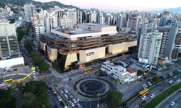 Beiramar Shopping comemora 30 anos com atrações gratuitas em Florianópolis