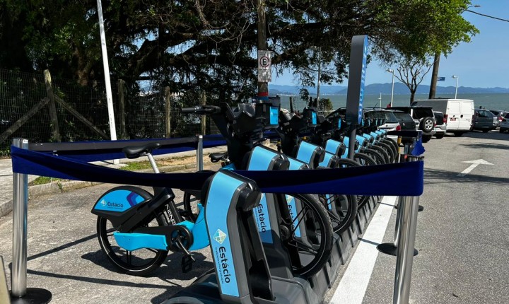 Serviço de bicicletas compartilhadas começa a operar na Capital
