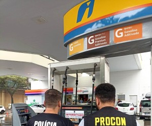 Posto de combustível é interditado na Capital pela Polícia Civil de SC e Procon Municipal 