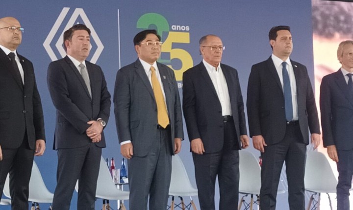 Renault anuncia R$ 2 bilhões para produzir mais um SUV no Brasil