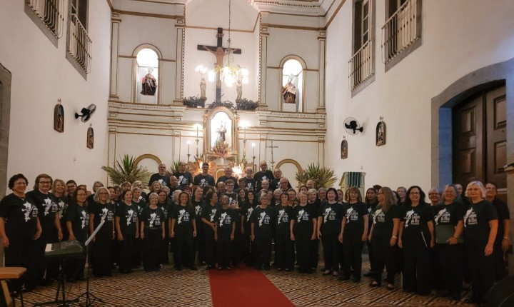 Coral Cantos da Ilha se apresenta no Palácio Cruz e Sousa nesta terça-feira
