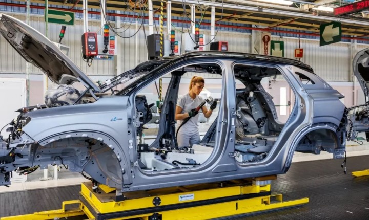 Renault quer produzir elétrico com 50% do custo até 2027