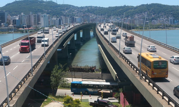 Ponte Pedro Ivo Campos continuará fechada parcialmente