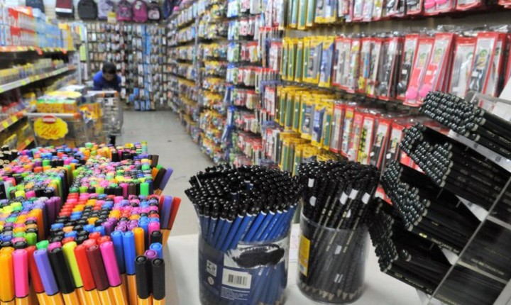 Procon Municipal divulga pesquisa de preços da materiais escolares 