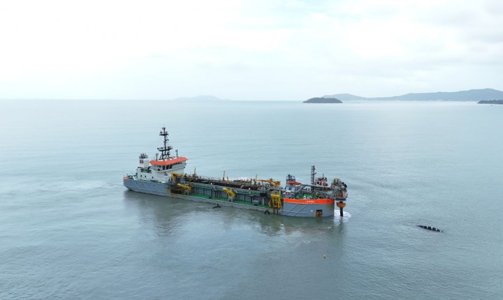 Em pleno verão foi iniciado o algargamento de Jurerê 