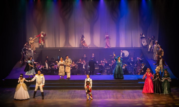 Primeira apresentação da Broadway no Sul do Brasil foi um sucesso