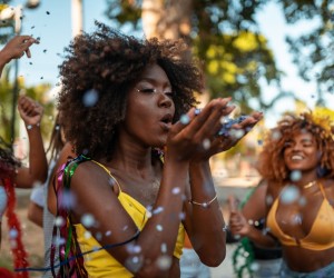 Como o Glitter pode impactar negativamente os oceanos?