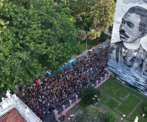 Sábado de Carnaval reuniu mais de 400 mil pessoas no Centro