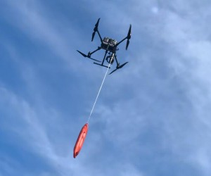 Empresa faz voo teste de drones para prevenir afogamentos   