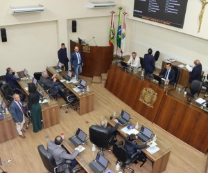 Câmara Municipal de Florianópolis aprovou, por 17 votos favoráveis e 4 contrários, o Projeto de Lei 19044/2024