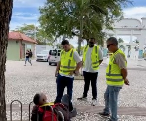 Fiscais de ordem pública atuam para reforçar sensibilização de pessoas em situação de rua