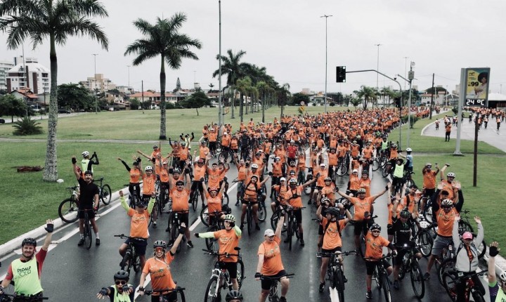 Pedala Tour reúne mais de 1,5 mil apaixonados por bikes em passeio pelas ruas de Floripa