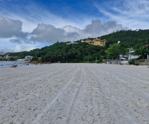 A Praia de Jurerê está pronta, e antes do prazo