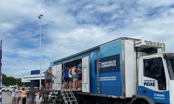 Caminhão do Peixe tem programação nos bairros 