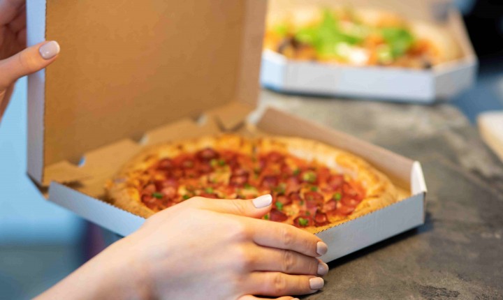 Sobrou pizza? Saiba quantos dias ela pode ficar na geladeira