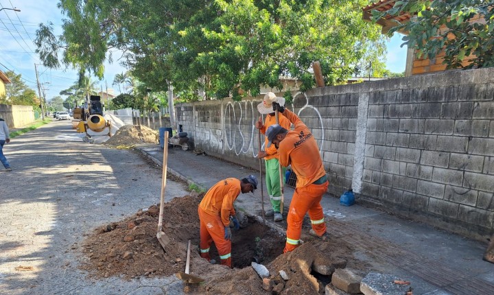 Rua Jardim dos Eucaliptos, no Campeche recebe melhorias