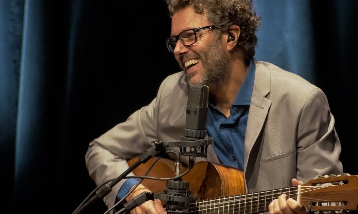 Duca Leindecker traz a Florianópolis o show Pedidos