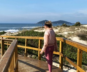 Ação de limpeza da praia é realizada em comemoração ao Dia do Manezinho 