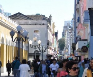 Comércio estará com horário ampliado neste sábado 