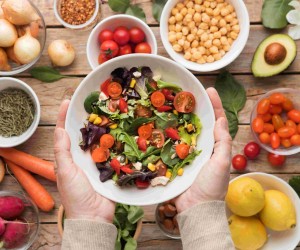 Pesquisa aponta que dieta vegana ajuda a reduzir ondas de calor da menopausa