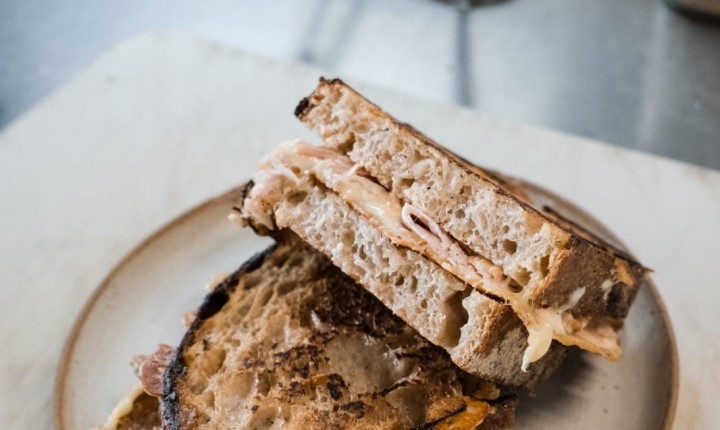 Misto quente perfeito: Saiba a melhor forma de preparar o sanduíche mais tradicional do país 